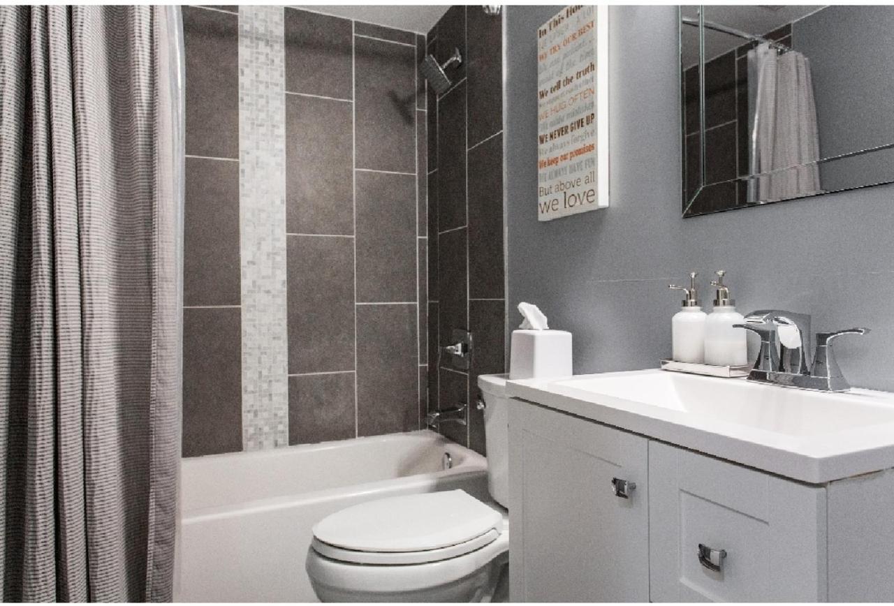 Forrestville Ave Large Suite Chicago Esterno foto