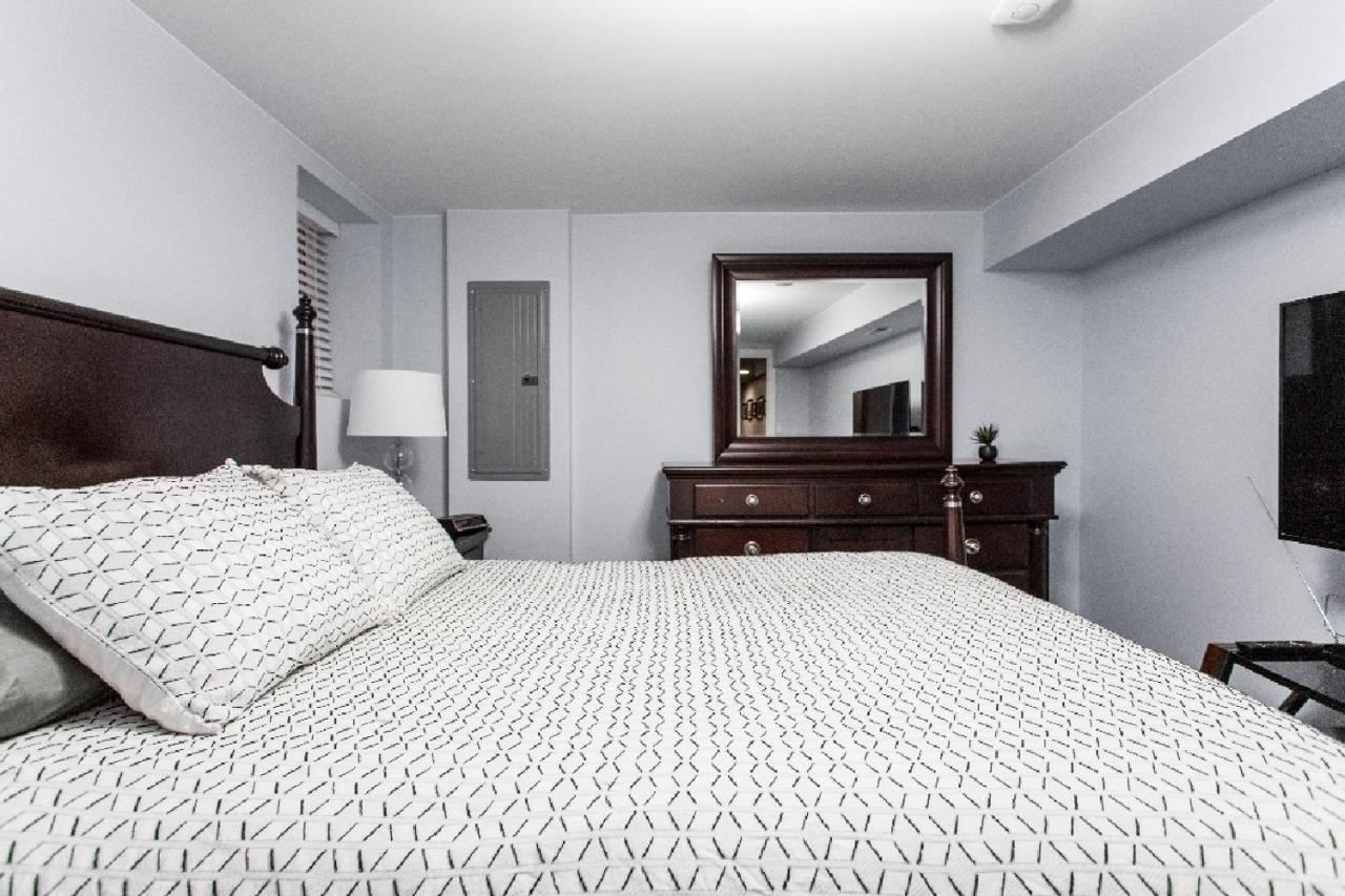 Forrestville Ave Large Suite Chicago Esterno foto
